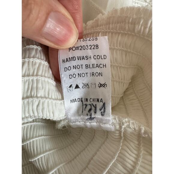 Do + Be PUFF SLEEVE SMOCKED WAIST ROMPER - Picture 5 of 6